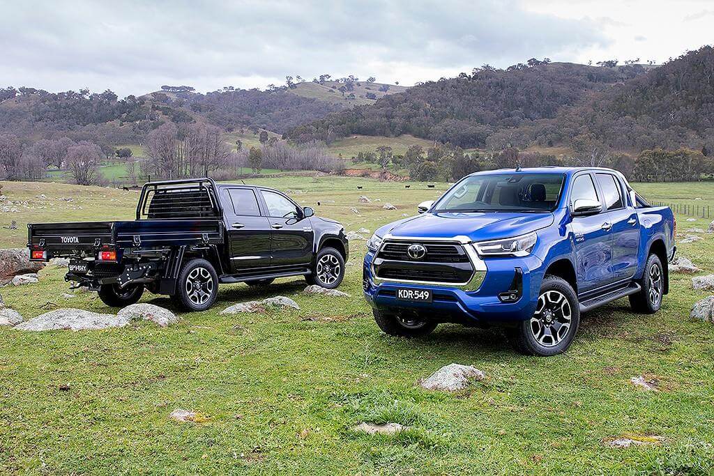 Toyota Hilux Black and Blue at the field, COG Aggregation